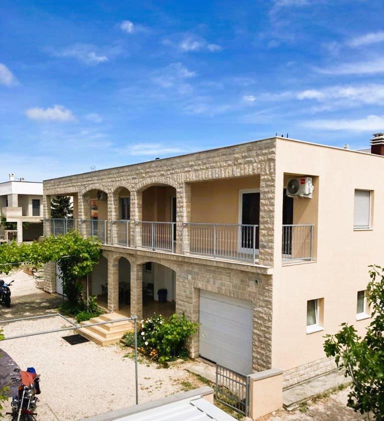 Apartmani Solis Vir Εξωτερικό φωτογραφία